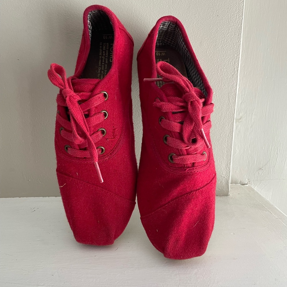 TOMS Shoes